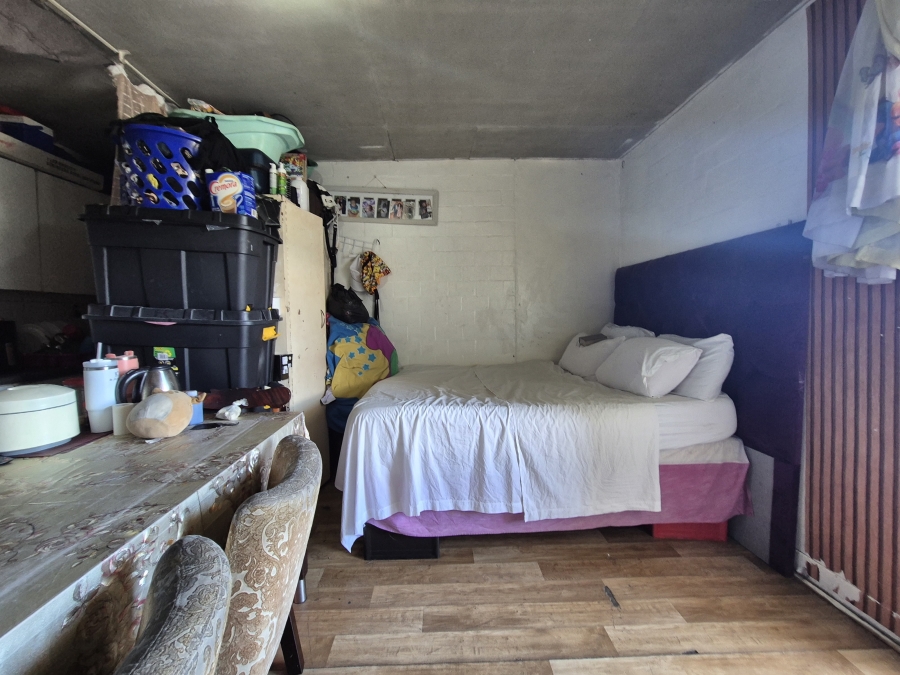 1 Bedroom Property for Sale in Wynberg Western Cape